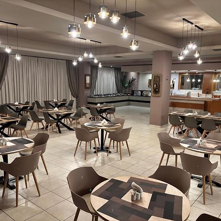 Achillio Hotel Комотіні Екстер'єр фото